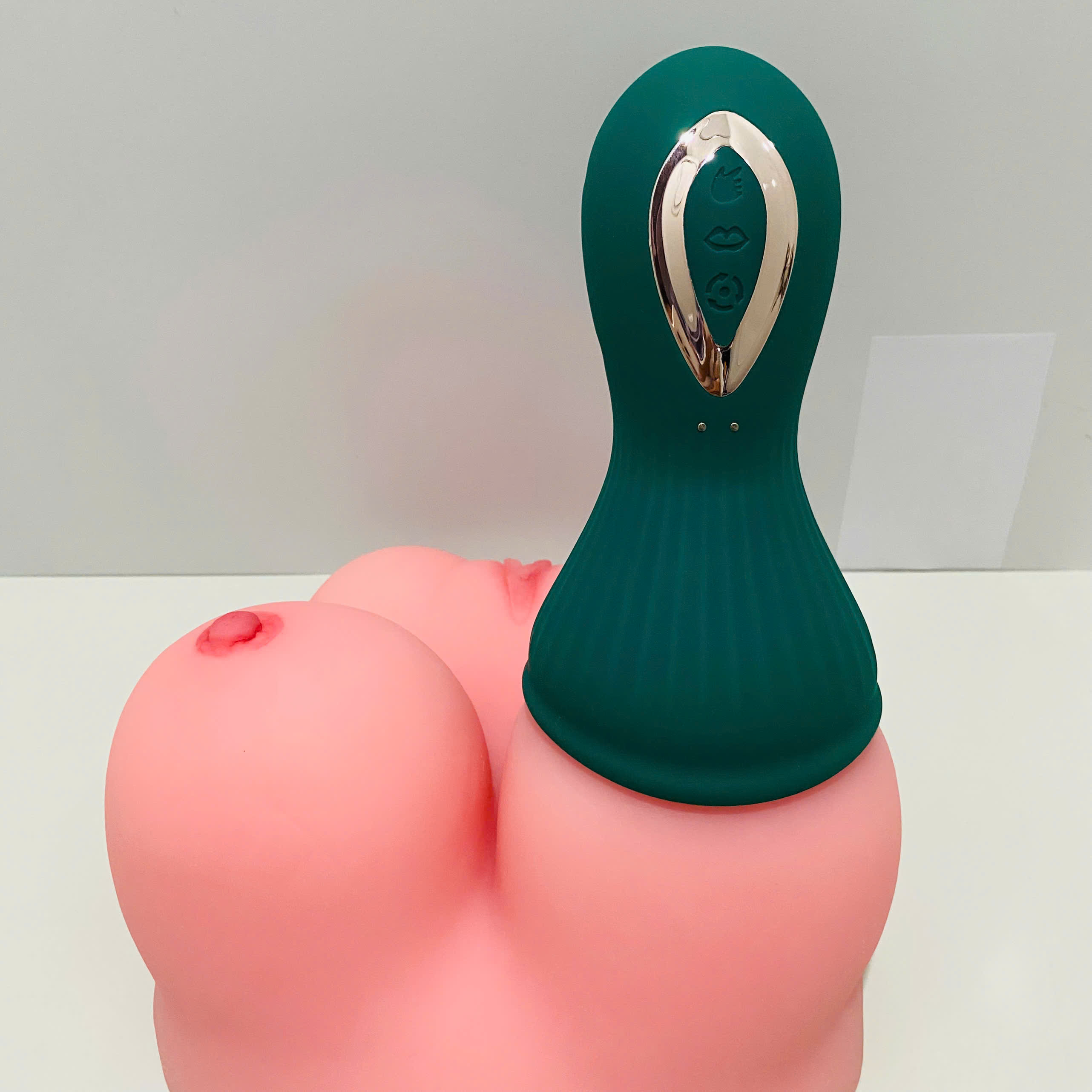 Máy mát xa ngực Milu Cup lưỡi liếm xoay hút co bóp 7 chế độ Máy mát xa ngực Milu Cup lưỡi liếm xoay hút co bóp 7 chế độ